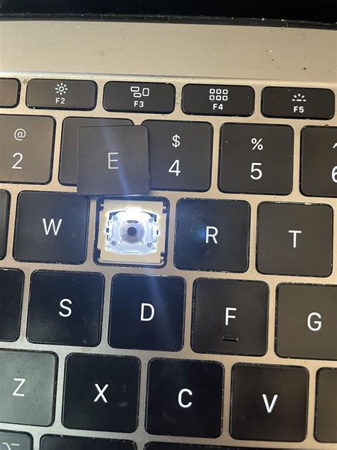 macbook pro 2017 keyboard problem