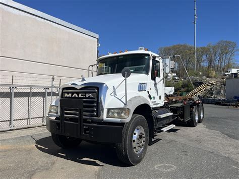 Mack Gu713 Specs