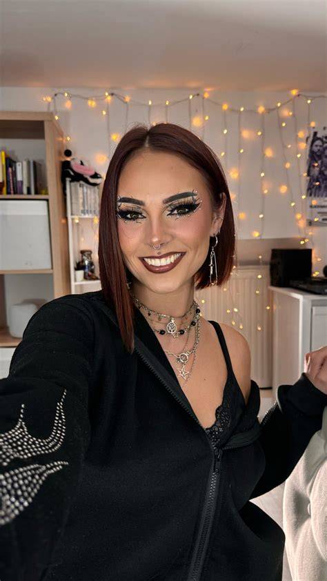 maelie_vhd nude