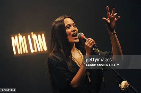 Mai Lan Singer