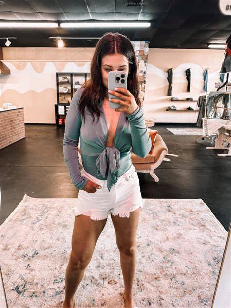 maicy renee nude