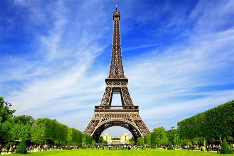 major attractions in paris