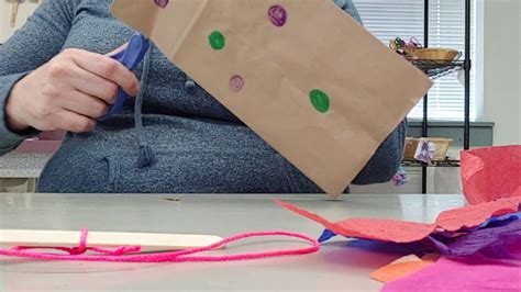 Read Make A Paper Bag Kite 