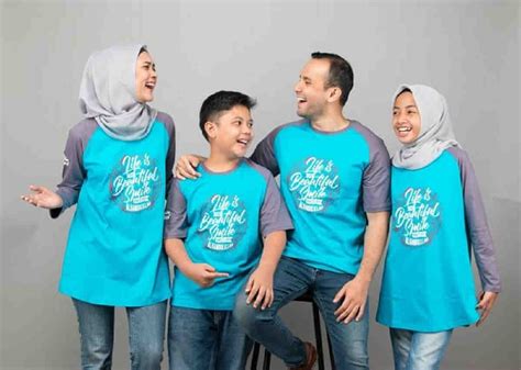 Makin Kompak Dengan Kaos Couple Keluarga Yuk Pesan Tulisan Sablon Kaos Keluarga - Tulisan Sablon Kaos Keluarga