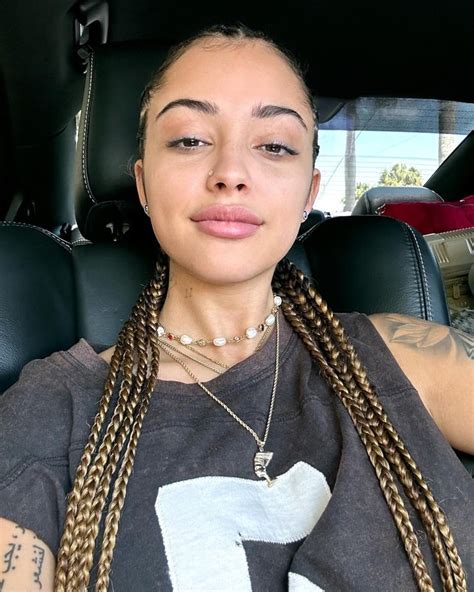 malu nude