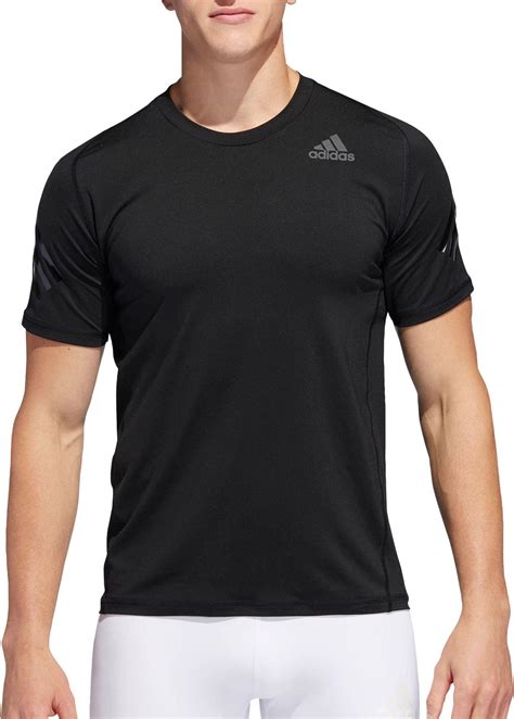 Man In Black Sport T Shirt Mockup Design Kaos Hitam Png - Kaos Hitam Png
