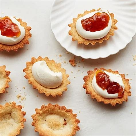 mandelmusslor med mandelmassa