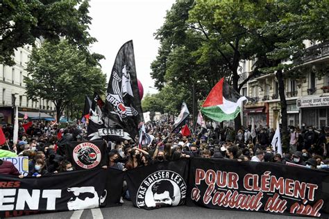 Manifestation Parisienne En Mémoire De Clément Méric Huit Action Antifasciste Paris Banlieue - Action Antifasciste Paris Banlieue