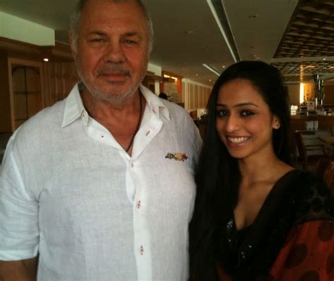 mannat ravi biography examples