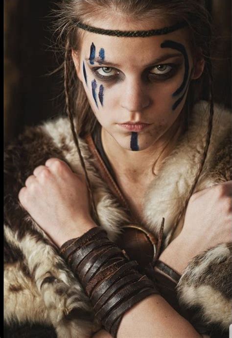 Maquillaje para Disfraz de Vikinga: Guía Paso a Paso para un Look Feroz y Atractivo