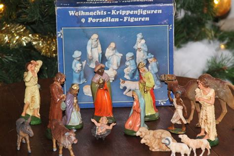 marolin - lot of 25 Christmas statues of papier mache and - Catawiki