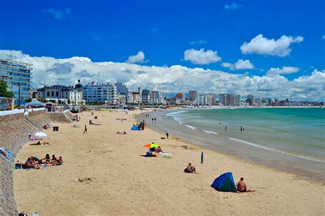 married but looking dating les sables dolonne