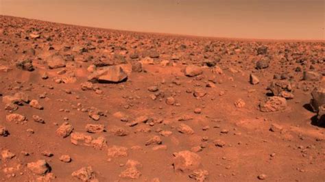 mars surface color