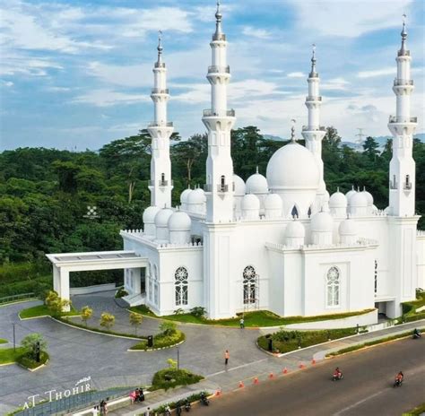 masjid at thohir