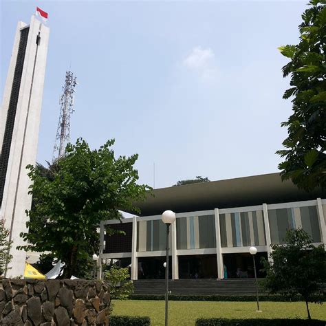 MASJID SALMAN ITB 💙 Bandung Zona Merah, Masjid Salman ITB Tiadakan Salat Jumat