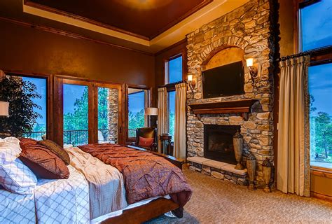 Master Bedrooms With Fireplaces