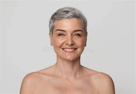 mature in nude