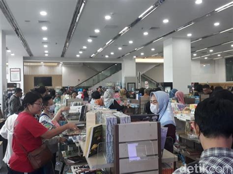 Mau Tutup Selamanya Toko Buku Gunung Agung Cuci Cuci Gudang   Jual Lantai Kayu Parket Di Jakarta Pusat - Cuci Gudang | Jual Lantai Kayu Parket Di Jakarta Pusat
