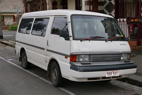 Mazda E2000 Van