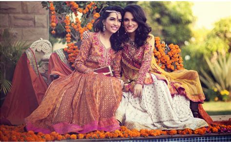 meera ansari and sana ansari in farah