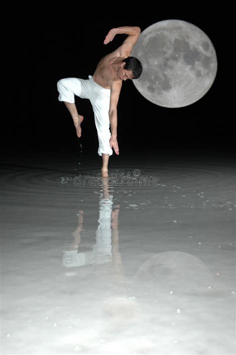 men nude dance