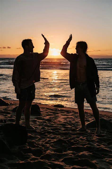 men nude in groups