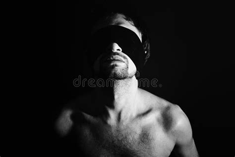 men nude solo