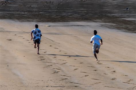men run nude