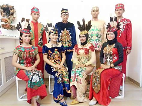 Mengenal Baju Adat Kalimantan Tengah Budayanesia Baju Khas Kalimantan Tengah - Baju Khas Kalimantan Tengah