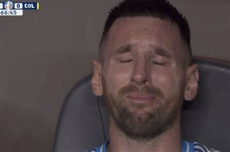 MESSI NANGIS：Messi, Ronaldo only World XI nominees from clubs outside Europe