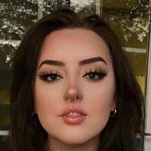 messy megan nude