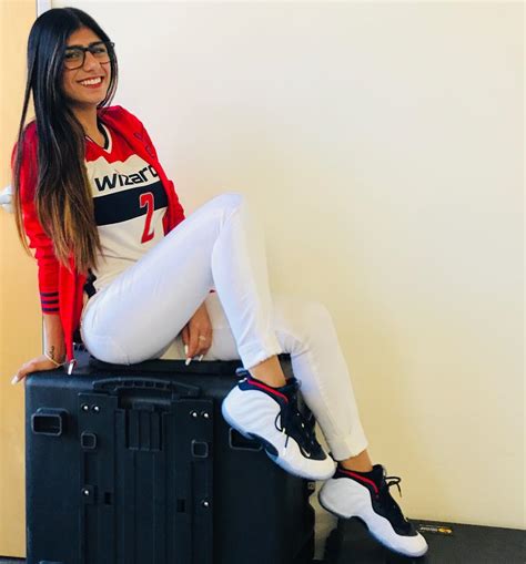 Mia Khalifa Finance