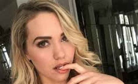 mia malkova lifeselector