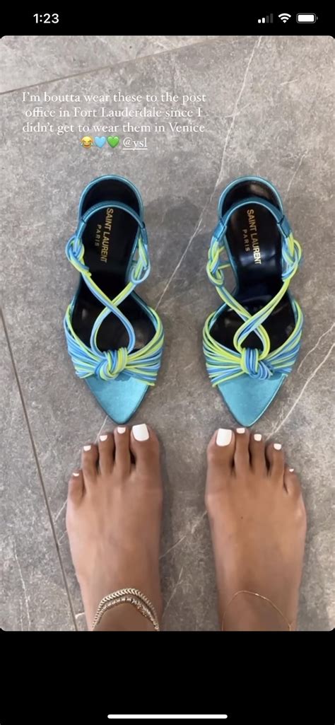 Miakhalifa Feet