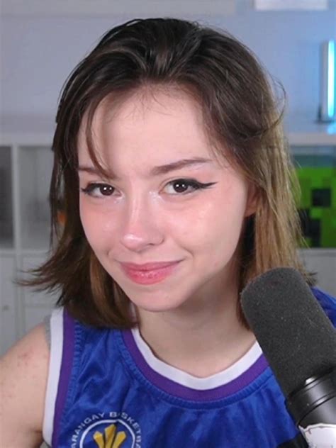 mictia nude