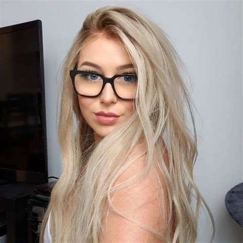 mikaylahau nude