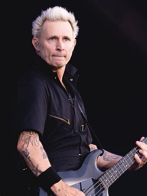 mike dirnt biography wikipedia tagalog