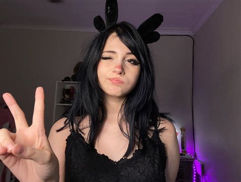 milismaw nude