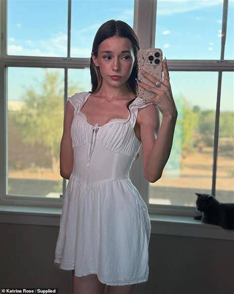 minikaty nude