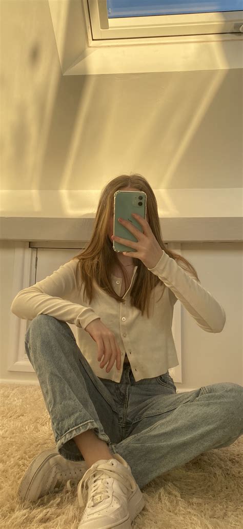 mirror selfie aesthetic