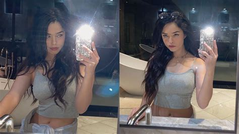 mirror selfies nude