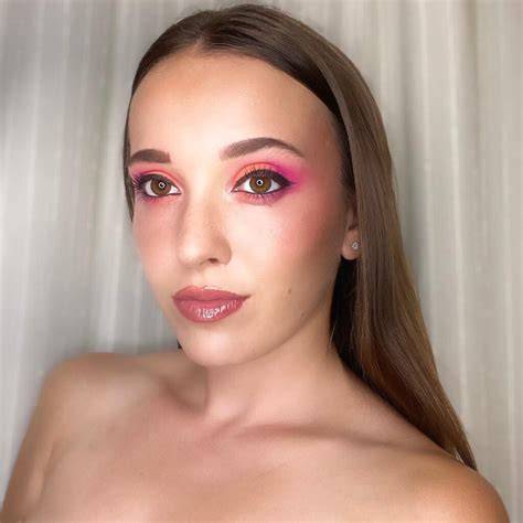 misspetitestar nude