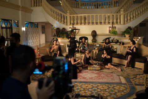 mistresses nude