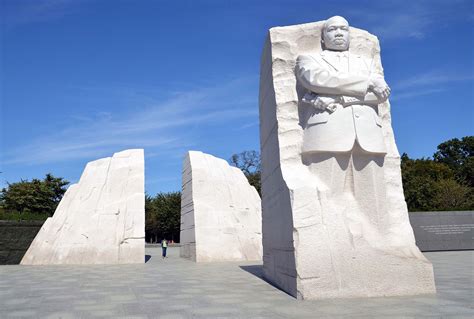 mlk statue washington
