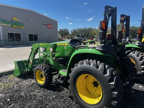 Model 3032 John Deere