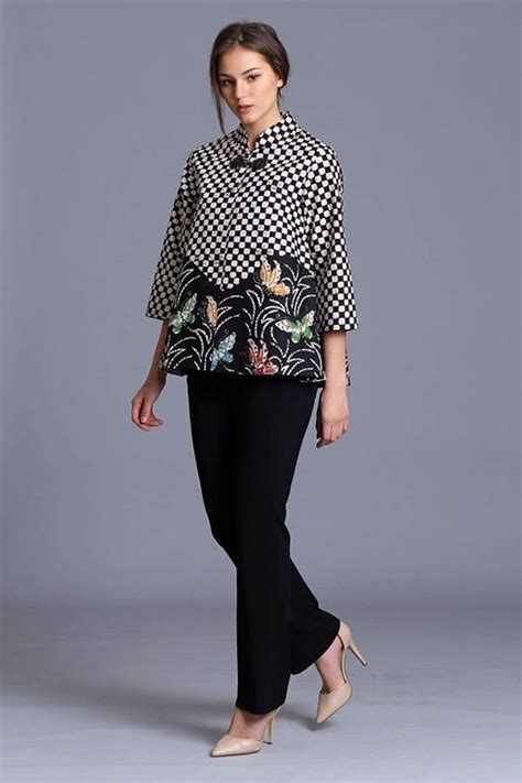 Model Baju Batik Sinoman Modern  Style Baju Batik Pria Readykak Com - Model Baju Batik Sinoman Modern