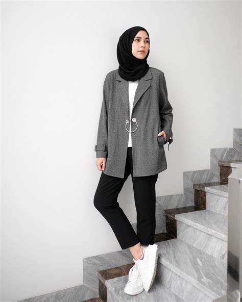 Model Baju Kantor Terbaru  10 Inspirasi Outfit Hijab Simpel Nan Elegan Untuk - Model Baju Kantor Terbaru