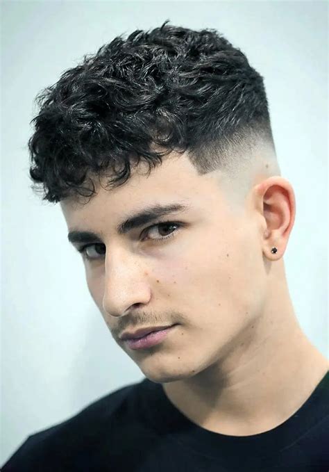 model cukur rambut pria ikal