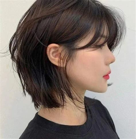 model rambut pendek wanita 2023
