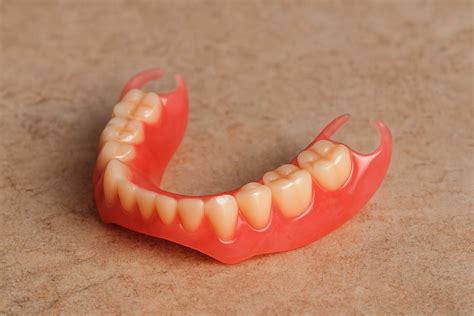 moderna tandproteser